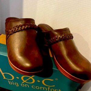 B. O. C. Clogs size 10 new in box